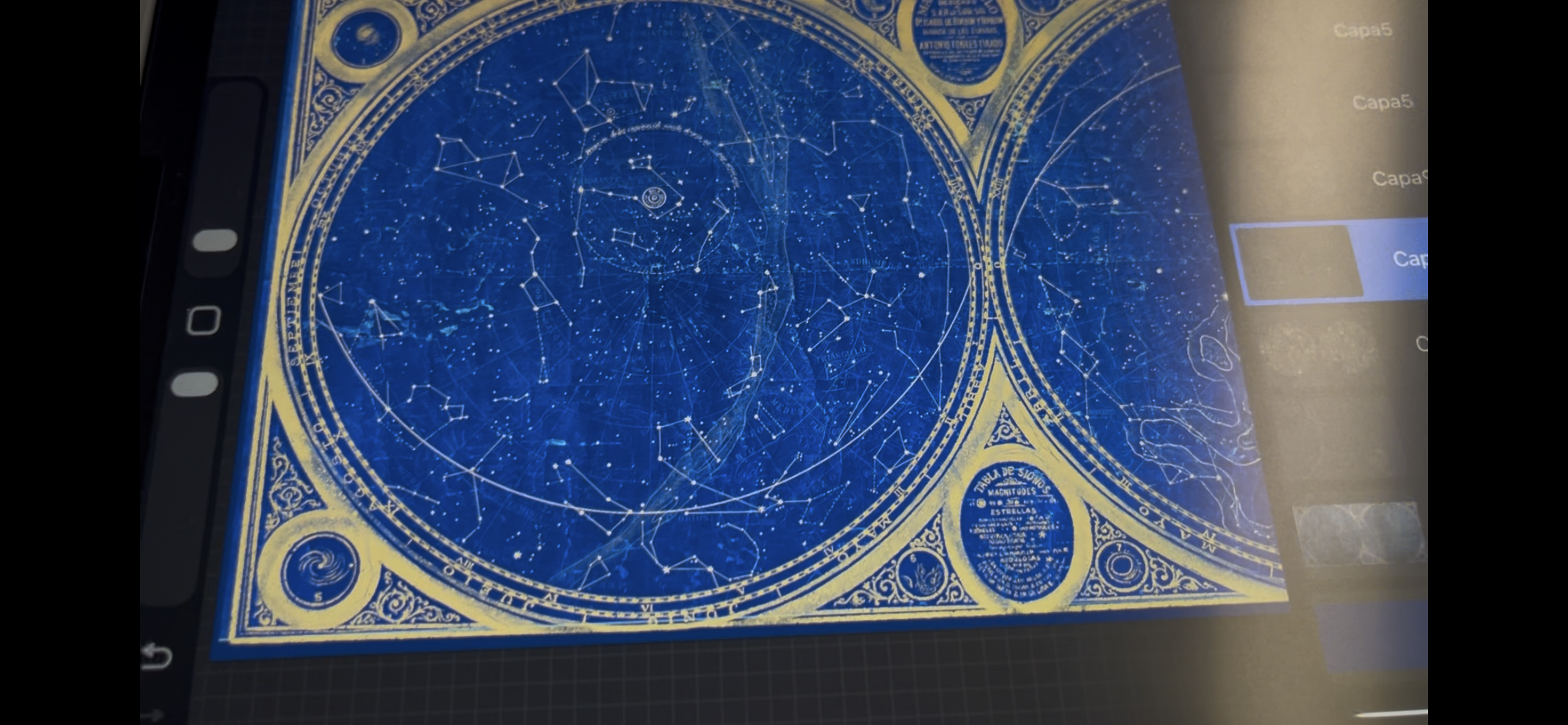 proceso-mapa-cielo Ipad usando programa de dibujo digital con una ilustración abierta.